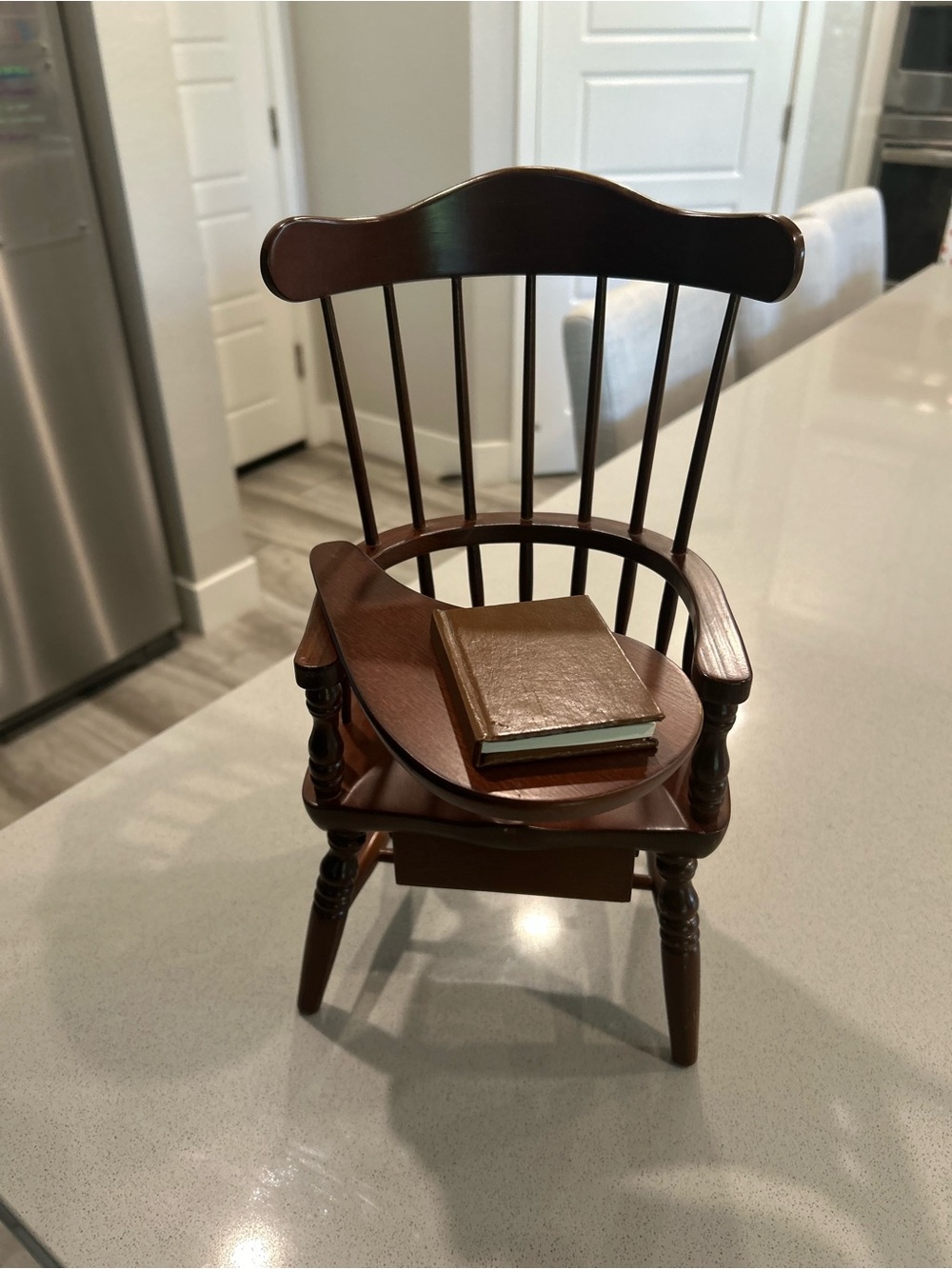 American girl doll Felicity Windsor writing chair with book